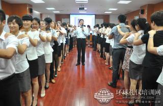 上海环球礼仪培训学校