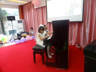 周菲新理念国际钢琴教育