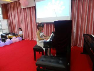 周菲新理念国际钢琴教育