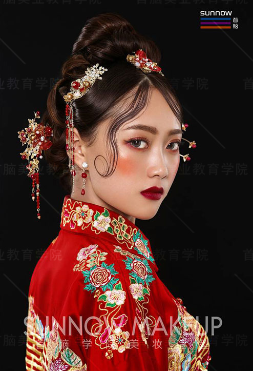 學(xué)彩妝難么？成為一名彩妝師要怎么學(xué)習(xí)？