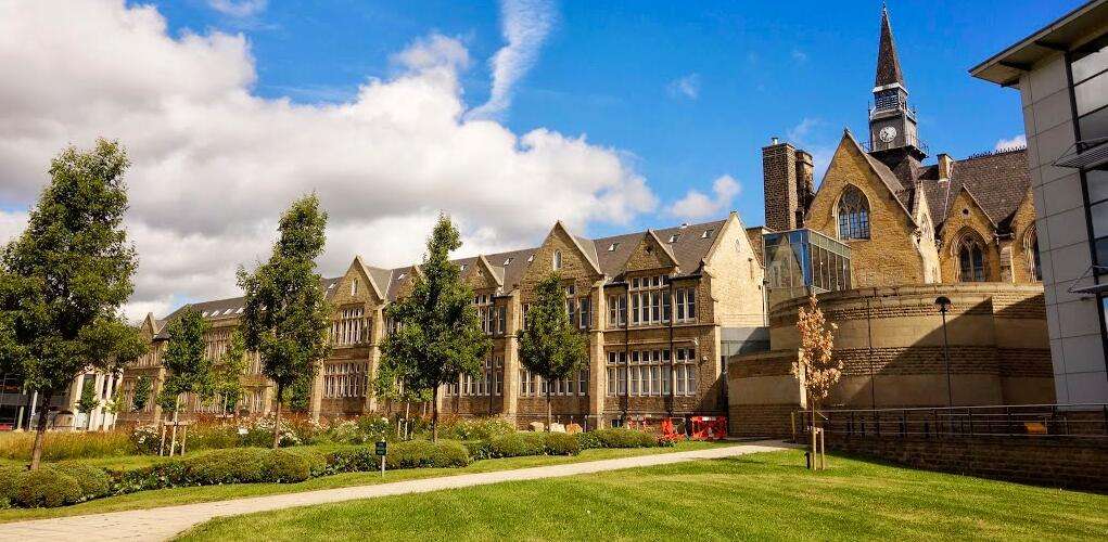 2017年英国利兹大学留学申请条件