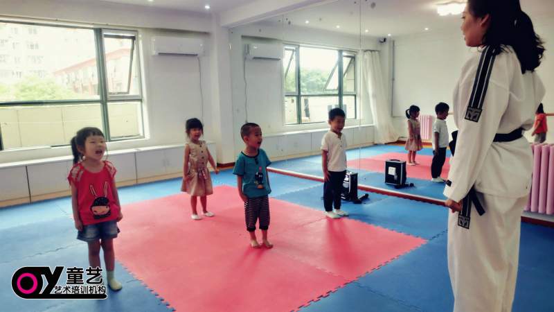 昌平街舞的摇篮童艺艺术培训提示您注意夏天学跳舞