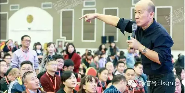 《慧百商战》讲什么？