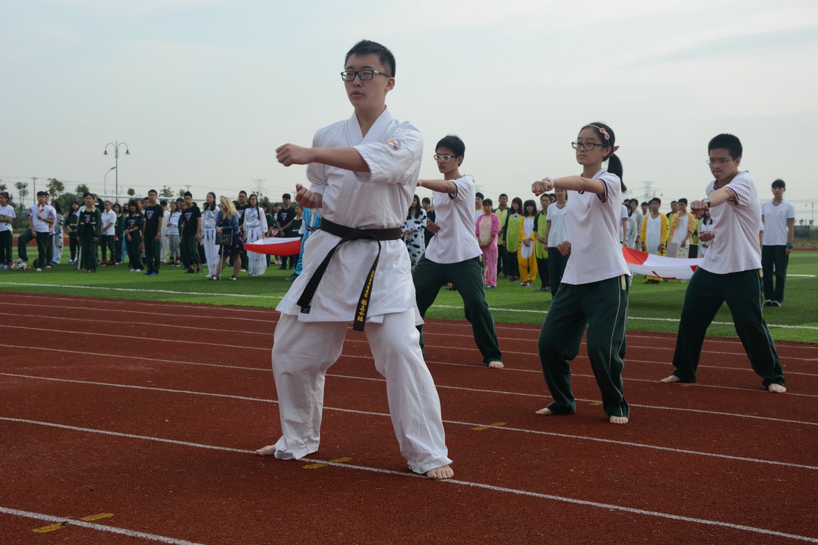 上海楓葉國際學(xué)校超越自我 綻放青春活動(dòng)