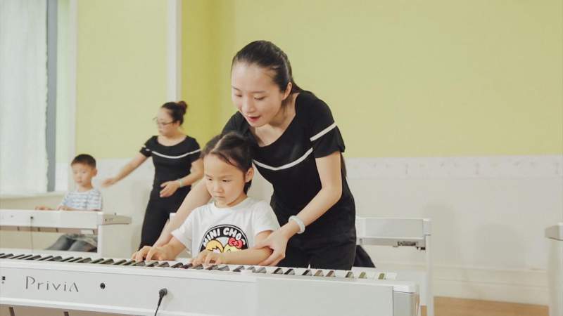 音卓美式儿童钢琴启蒙体验课适合：4-12周岁