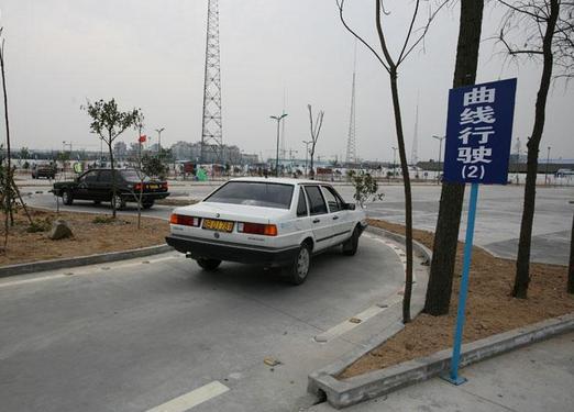 杭州學(xué)車考駕照報名需要哪些證件呢?