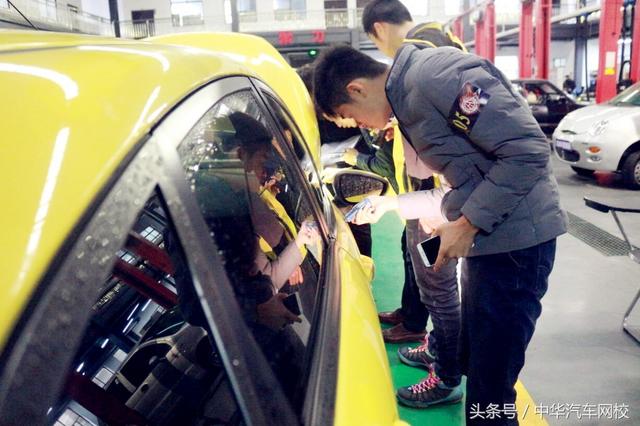 汽車估損師供不應求成二手車業(yè)新寵