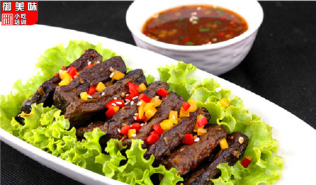 長(zhǎng)沙臭豆腐哪里學(xué)，正宗臭豆腐技術(shù)哪里找