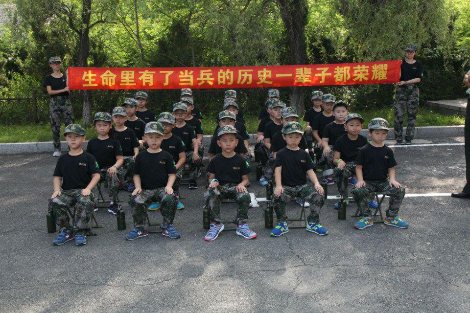 军事冬令营孩子寒假的礼物