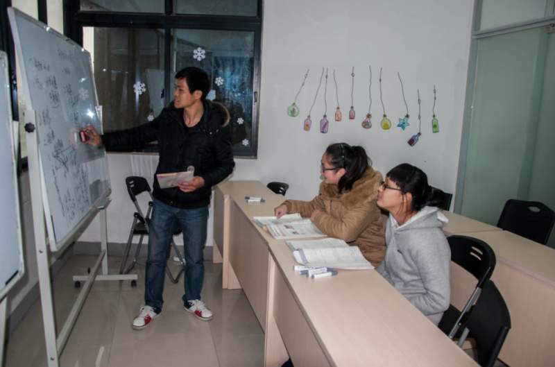 高三英语培训,语法与单词学习易如反掌