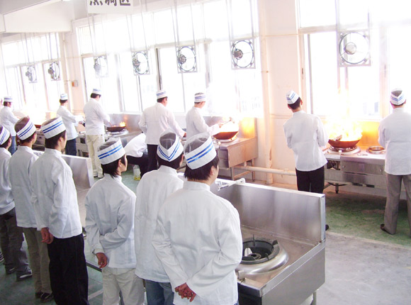 华南职业学校烹饪专业学生实践学习